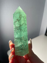 Load image into Gallery viewer, Fluorite with Dendrites