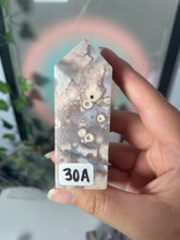 Load image into Gallery viewer, Flower Agate Towers