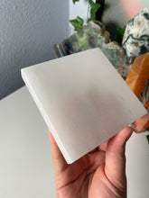 Load image into Gallery viewer, Square Selenite Plates