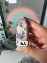 Load image into Gallery viewer, Flower Agate Towers