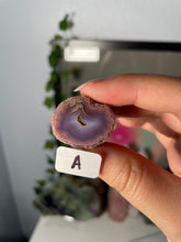 Load image into Gallery viewer, Coyamito Agate Geodes