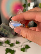 Load image into Gallery viewer, Moonstone Pendant Necklace