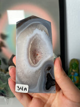 Load image into Gallery viewer, Agate Slice Towers