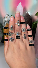 Load image into Gallery viewer, Vintage Style Labradorite Rings