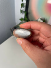 Load image into Gallery viewer, Flashy Moonstone/Sunstone Tumbles