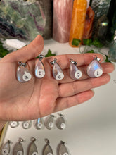Load image into Gallery viewer, Moonstone Pendant Necklace