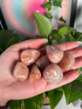 Load image into Gallery viewer, Sunstone Tumble