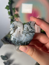 Load image into Gallery viewer, Moss Agate Swan