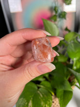 Load image into Gallery viewer, Sunstone Tumble