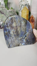 Load and play video in Gallery viewer, Labradorite Freeform #80
