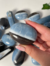 Load image into Gallery viewer, Blue Owyhee Opal Palmstones
