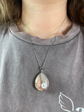 Load image into Gallery viewer, Flower Agate Pendant Necklace
