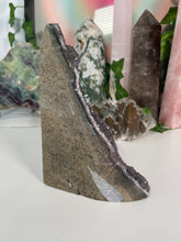 Load image into Gallery viewer, Amethyst Cut Base #120
